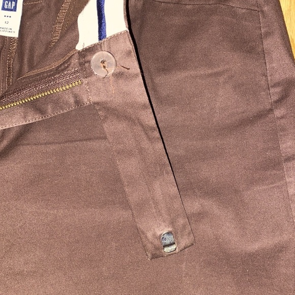 ✅Gap stretch brown capris w/button, hook&eye, zip closures, front /back pockets🤎 - Picture 4 of 7